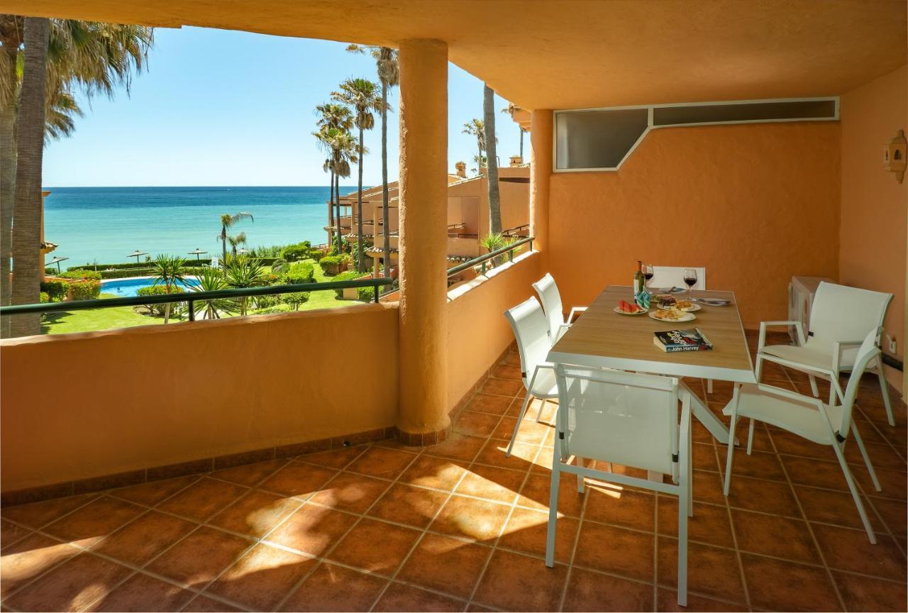 Fantastic Beachfront Apartment Estepona Esterno foto