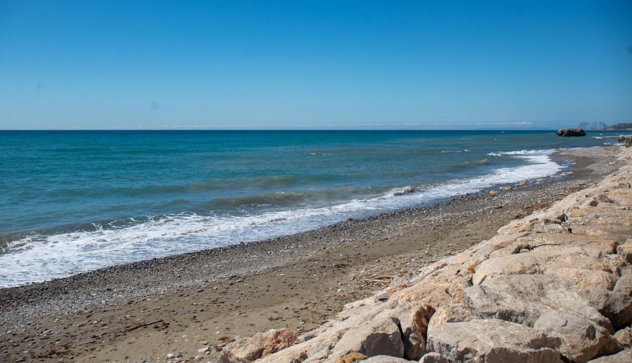 Fantastic Beachfront Apartment Estepona Esterno foto