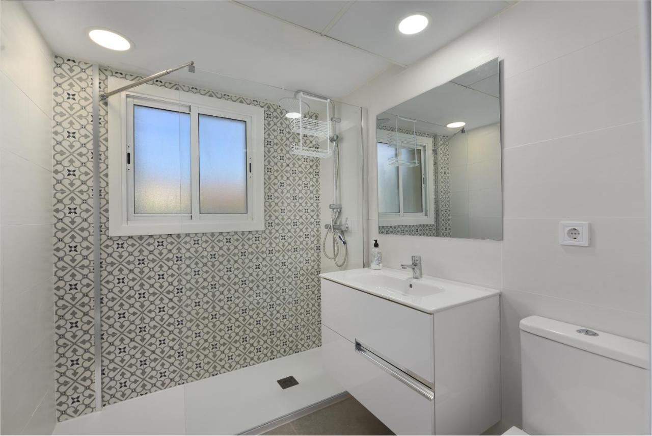 Fantastic Beachfront Apartment Estepona Esterno foto