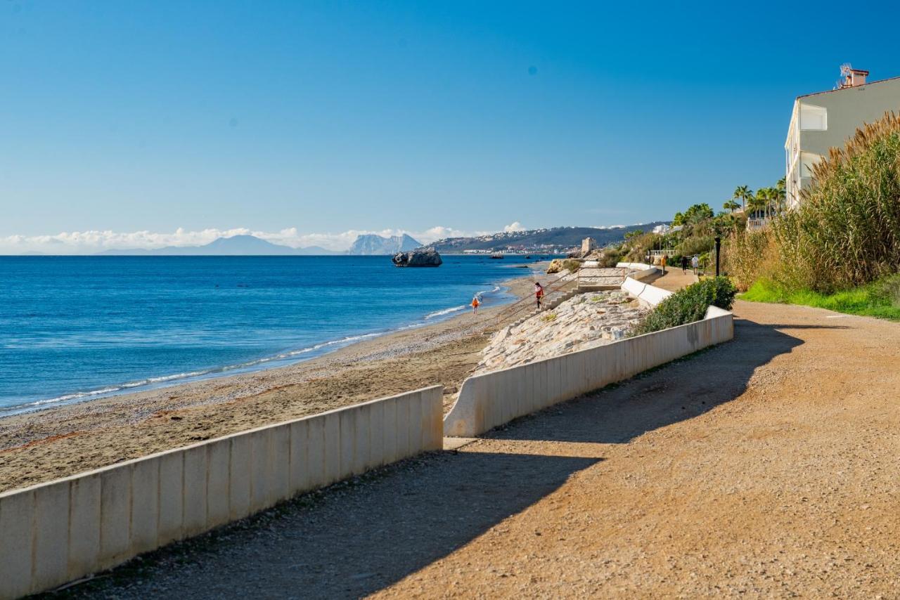 Fantastic Beachfront Apartment Estepona Esterno foto
