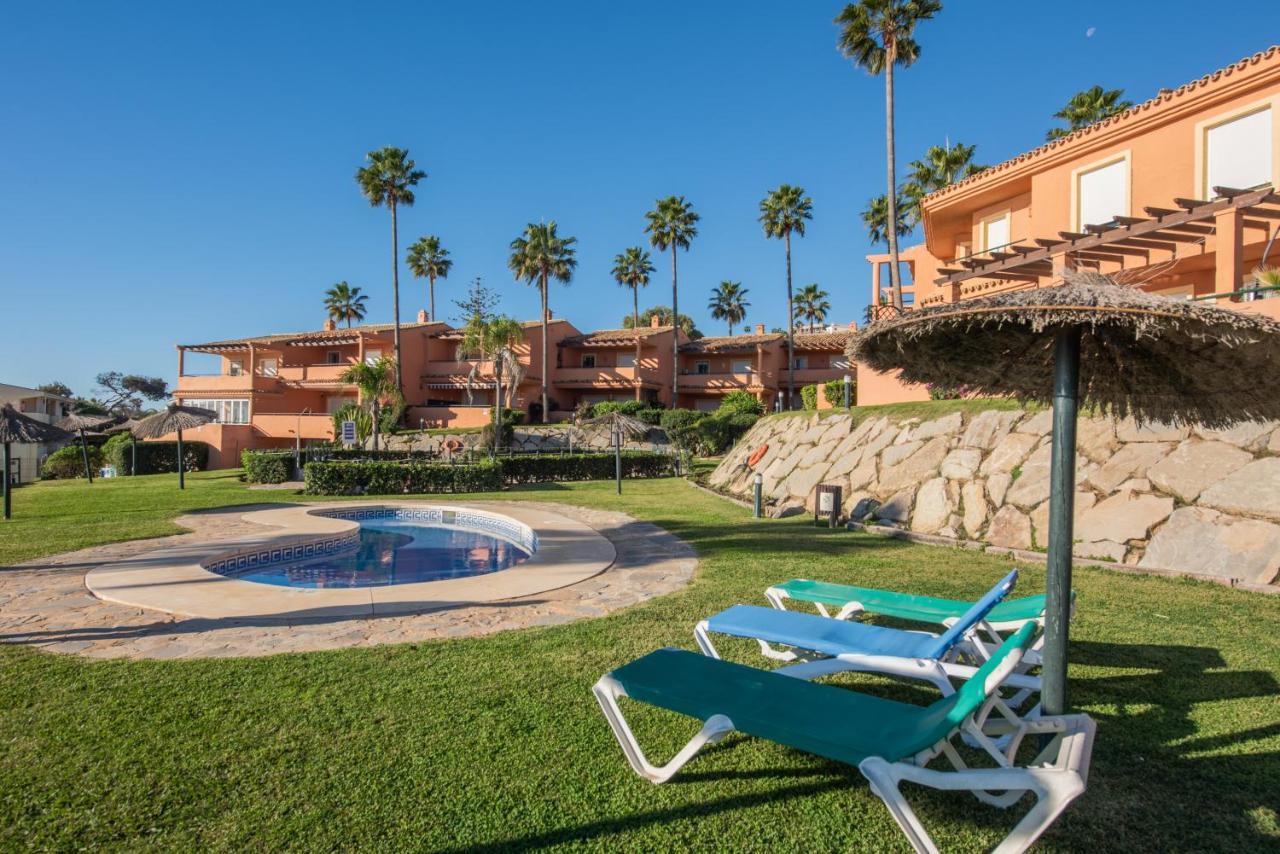 Fantastic Beachfront Apartment Estepona Esterno foto